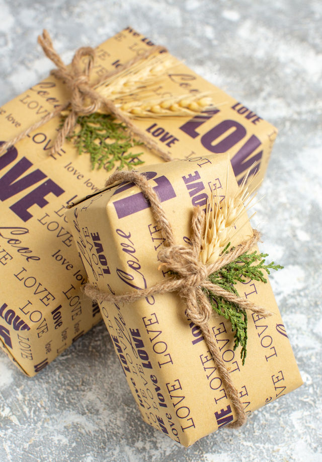 Emballage en papier kraft pour cadeaux