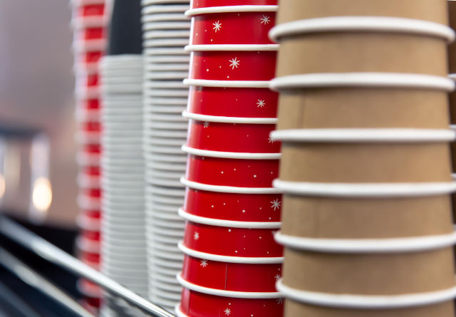 Couleurs, styles et impressions personnalisées de gobelets en carton