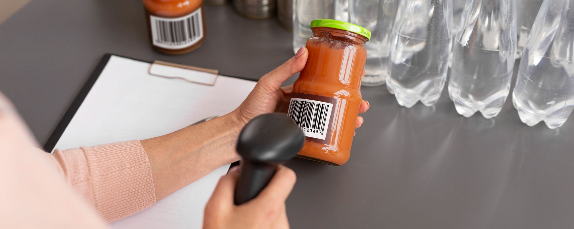 Battery-free smart eco-friendly packaging extending freshness, reducing waste